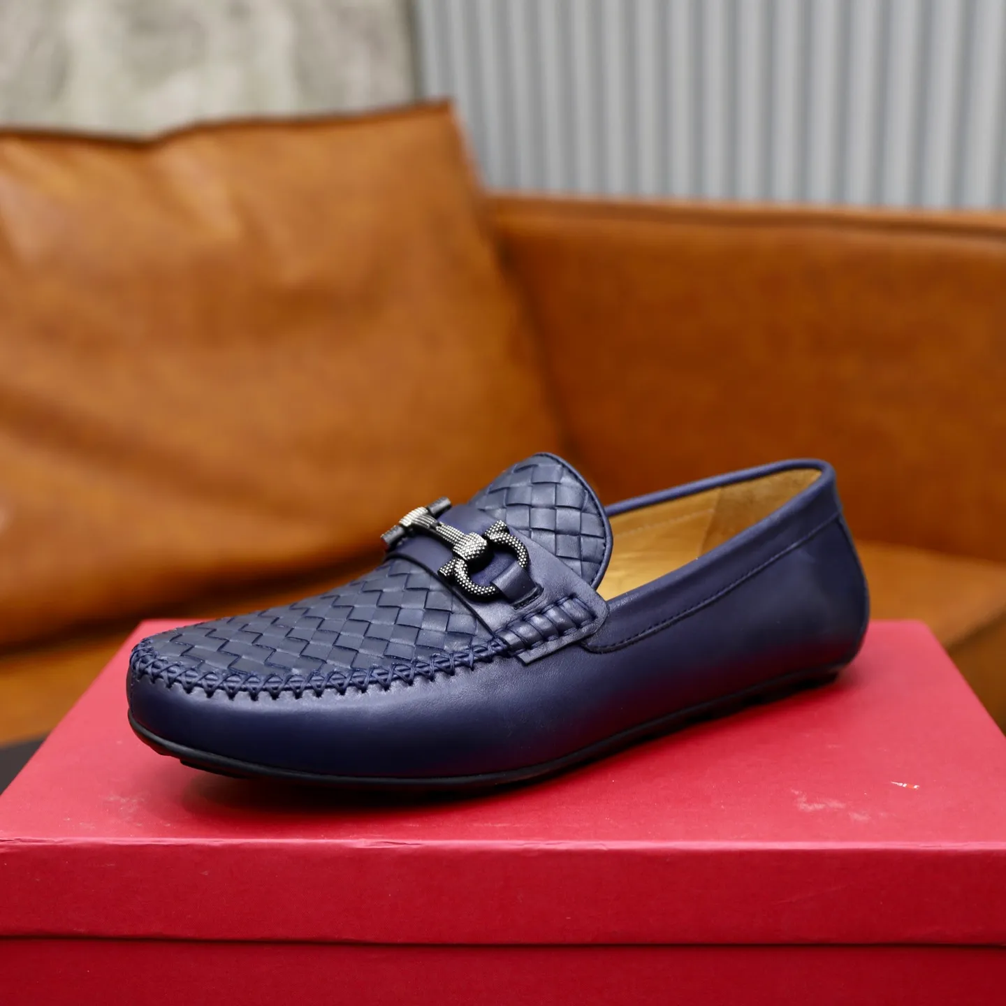 Ex-factory price: 480💰🙅‍♂️🙅‍♂️🙅‍♂️Niuli Brand: Ferragamo Standard code: Men's code 38/44 (45 customized) Grade: Same as the official website Material: Original imported cowhide leather lining Original wear-resistant lightweight outsole Style category: Men's casual slip-on shoes Bean shoes Distinguished luxury brand elements top luxury Color: actual picture color
